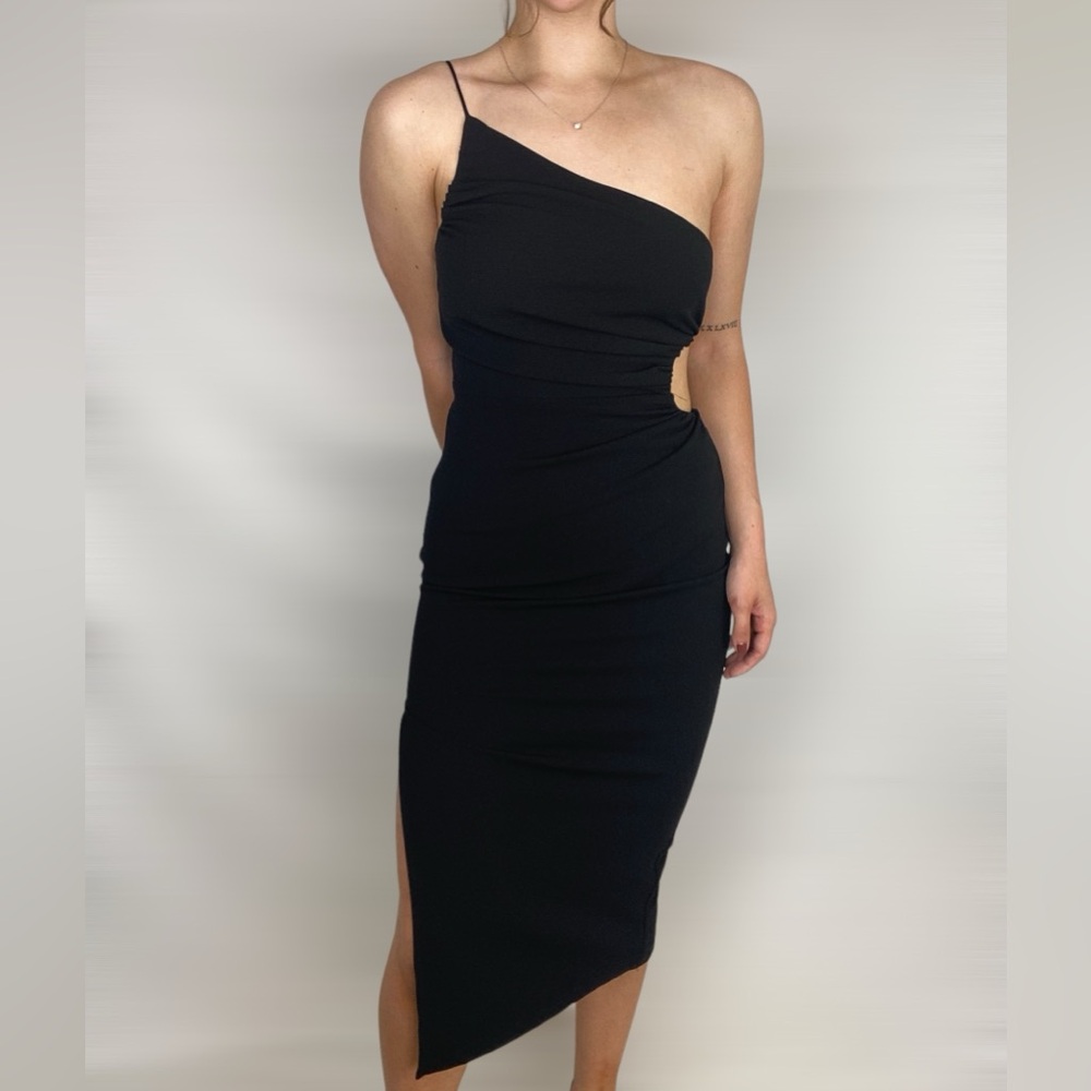 Black One-Shoulder Midi Dress - Sleek Evening Style